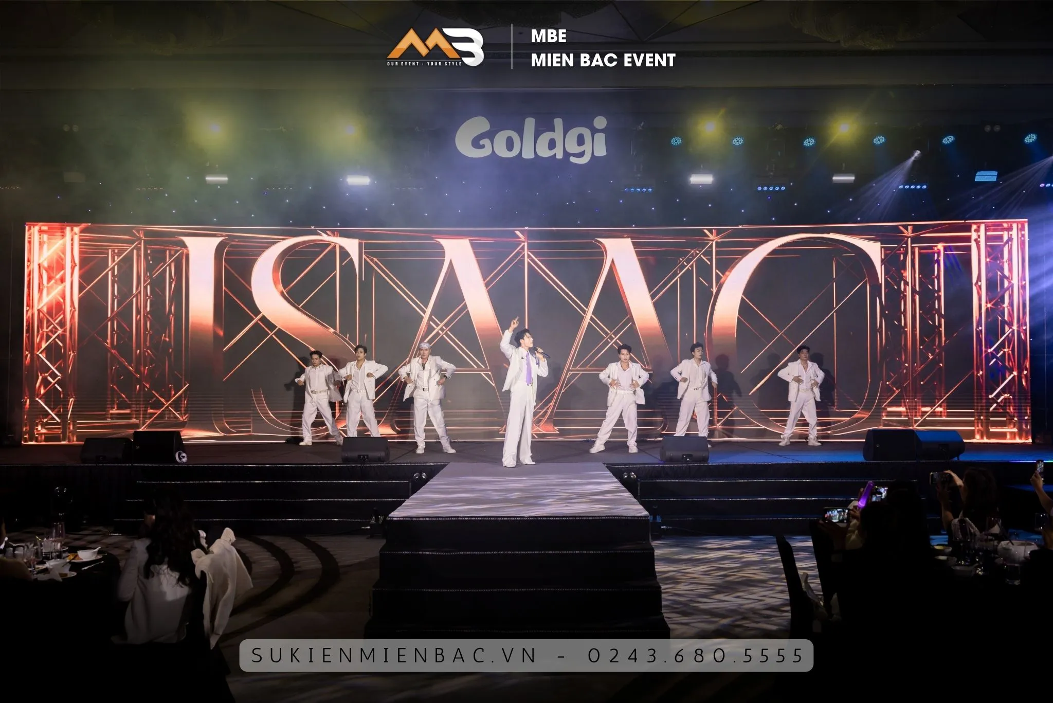 ISAAC ĐỐT CHÁY GOLDGI SIGNATURE – KHI SÂN KHẤU KHÔNG CÒN GIỚI HẠN